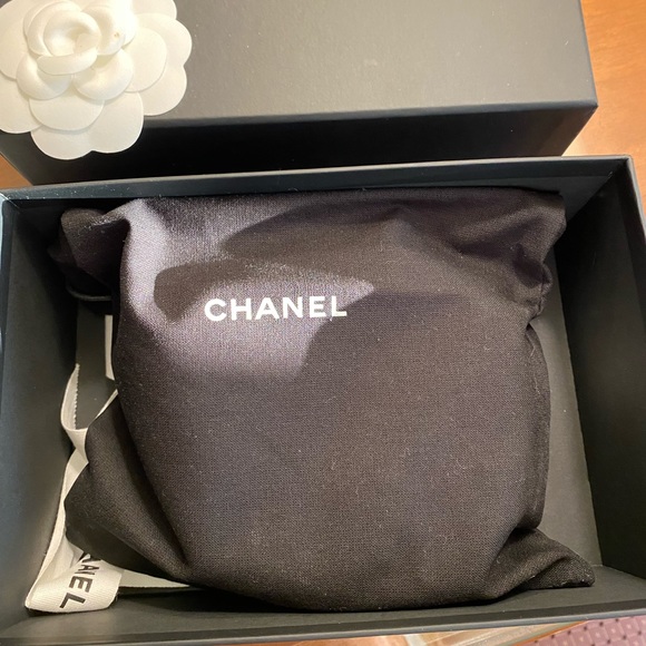 CHANEL Limited Edition Floral Round Crossbody - Picture 7 of 7